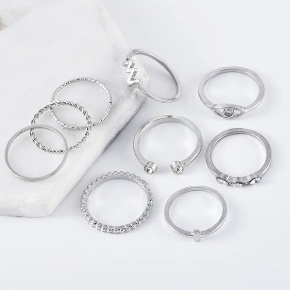 3/$30 🤍 Dainty Ring Set